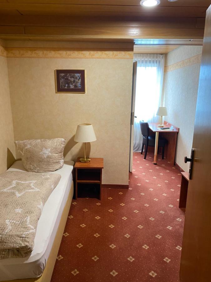 Hotel Restaurant Lenhsen Elmpt Bagian luar foto